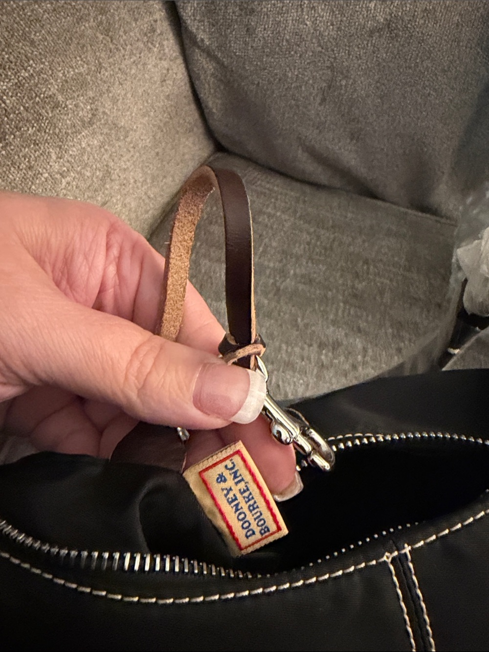 Dooney & Bourke Feedbag - Picture 6 of 12